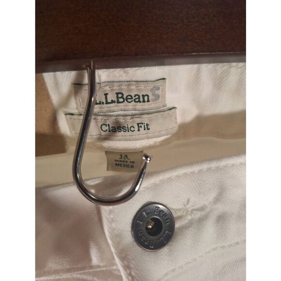 L.L. Bean True Shape High Rise Slim Leg White Jeans Size 14 NEW - Picture 6 of 6